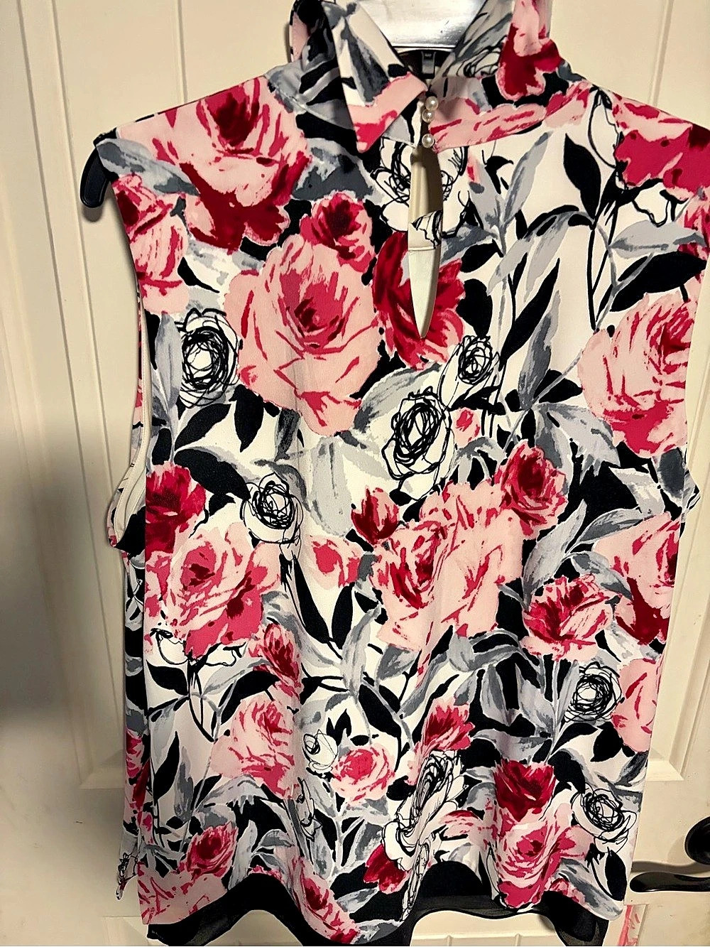KARL LAGERFELD PARIS Floral Sleeveless Blouse Pink & Black